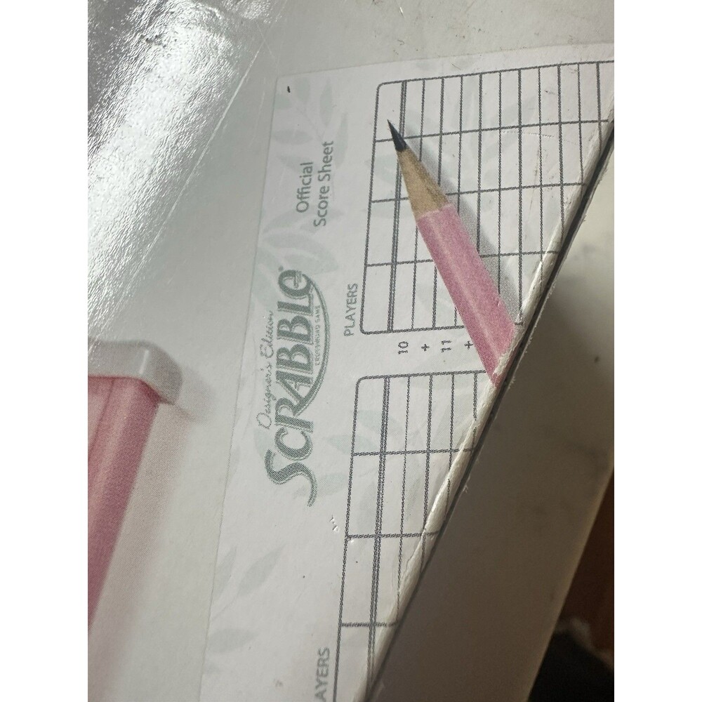 Scrabble Designer's Edition Toys R Us (2008) rotating board Barbie pink VG - Picture 9 of 10